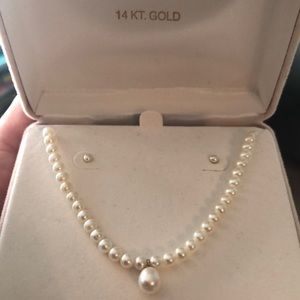 14k gold pearl necklace & earrings set